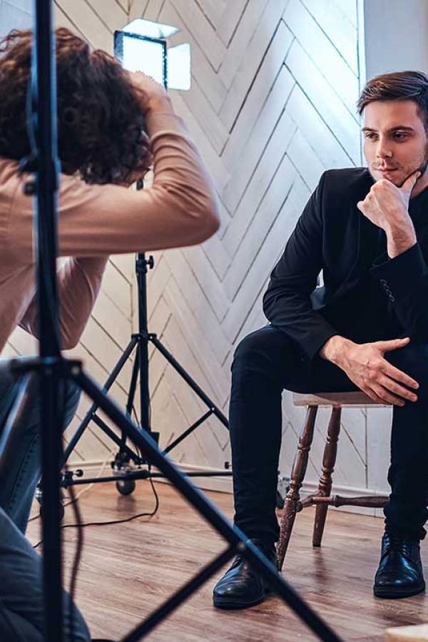 photo-shooting-at-the-studio-a-handsome-young-guy-resize.jpg